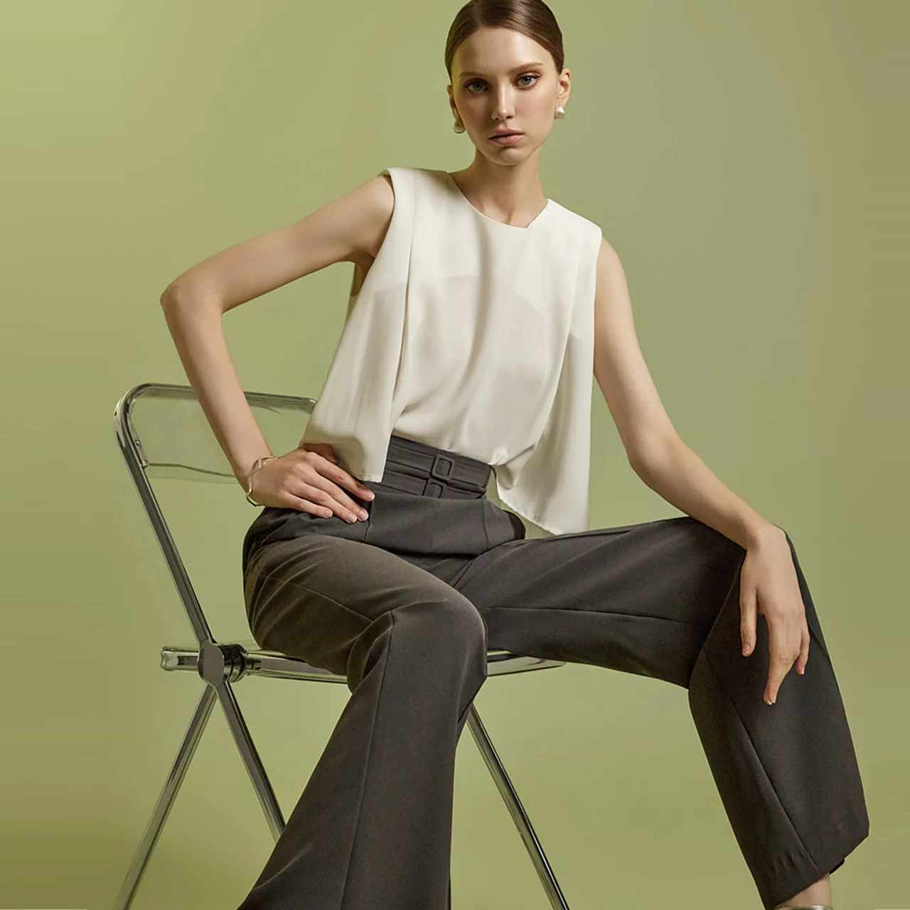 B3121 Sleeveless Blouse - Image 2