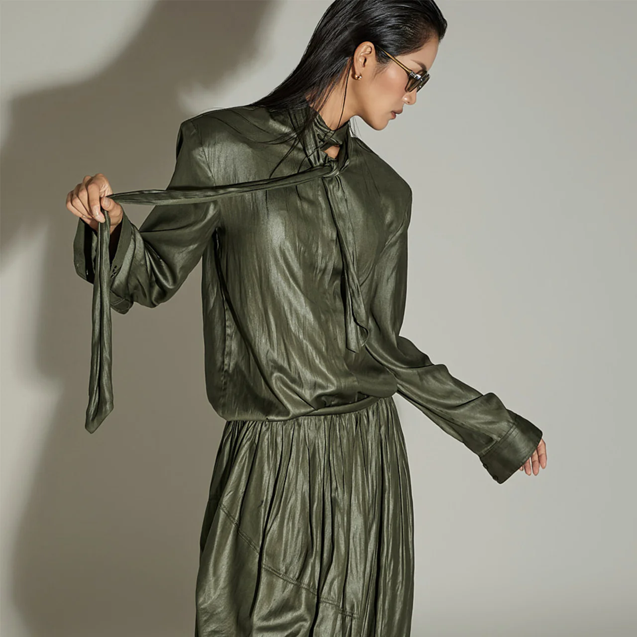 B3135 Blouse with Scarf - Image 2