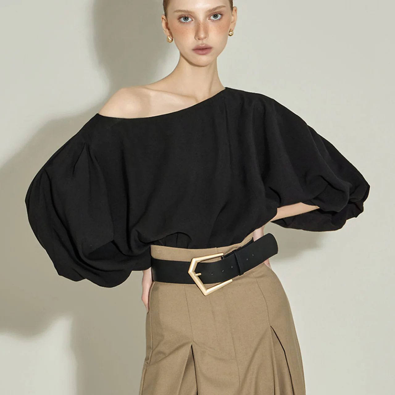 B3143 Puff Blouse - Image 2