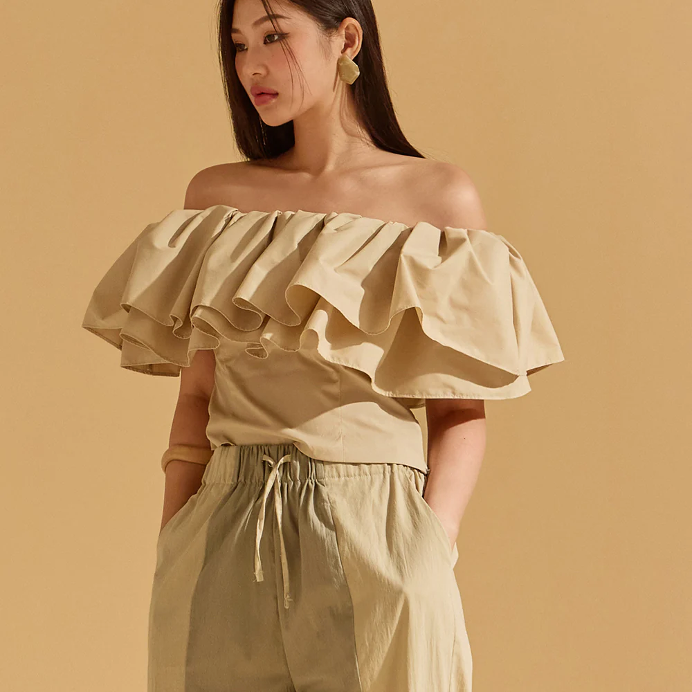 B9161 Off Shoulder Ruffle Bendable Blouse - Image 2