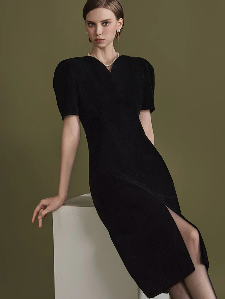 D4845 Velvet Heart Neck Dress