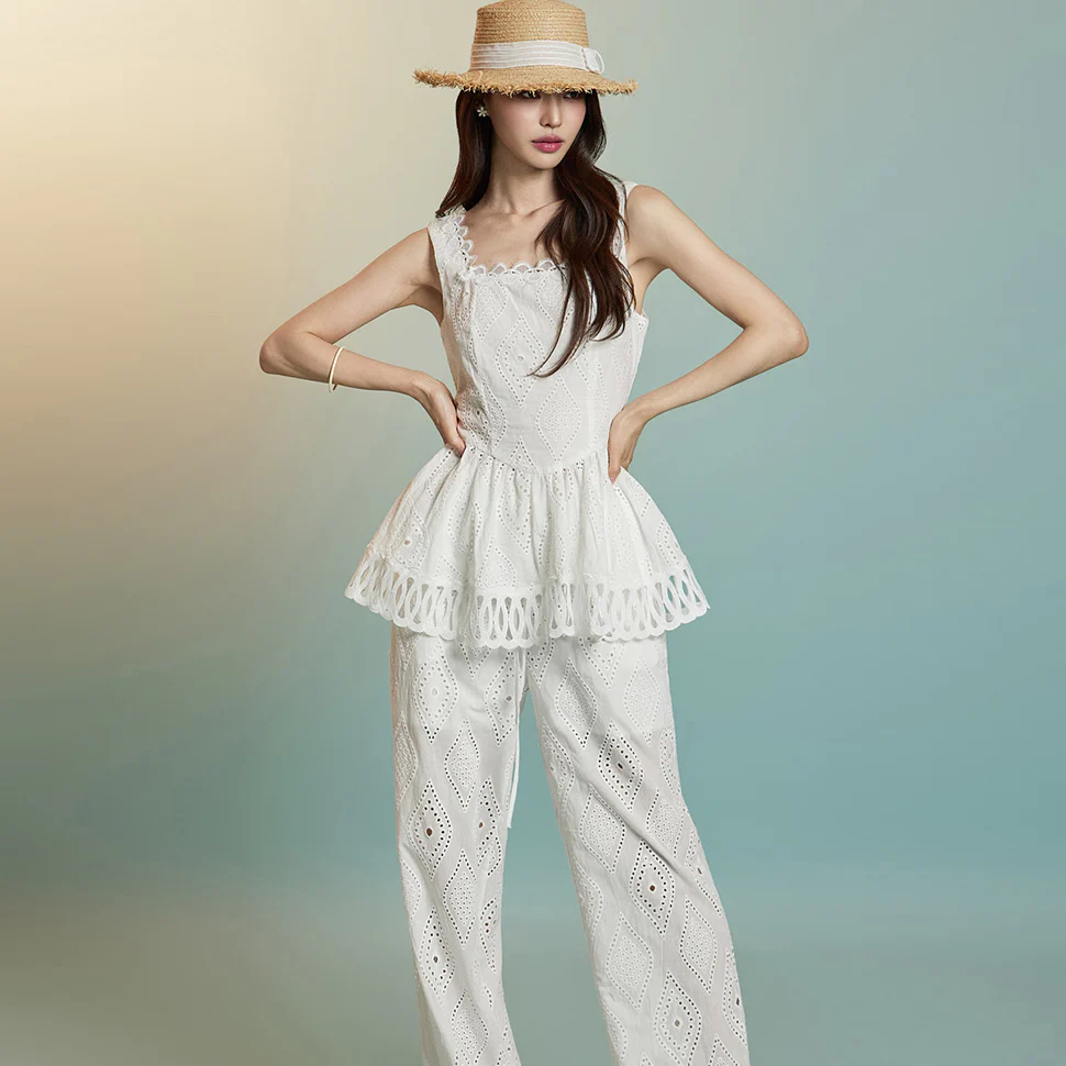 D5321 Eyelet Designed Two-Piece - Image 2