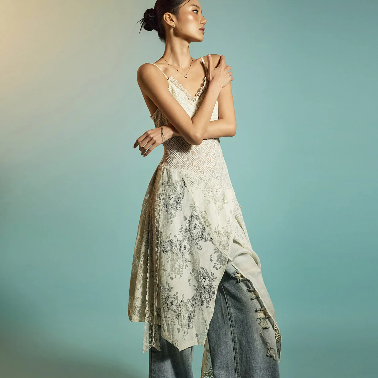 D5353 Sleeveless Lace Dress - Image 2