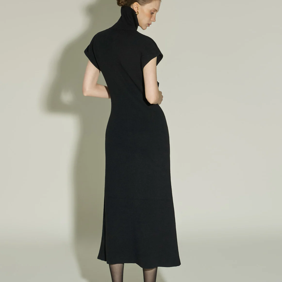 D5407 High-Neck Wool Knit Dress - Image 2