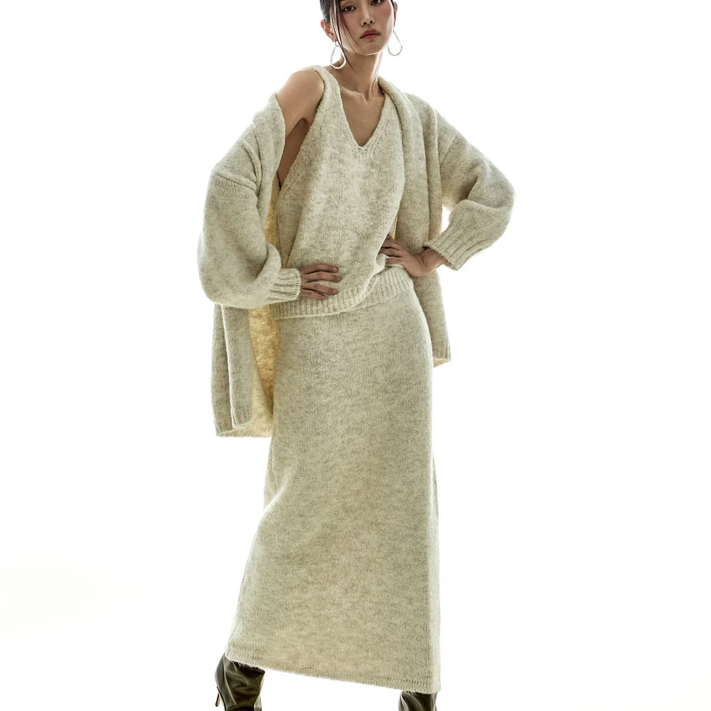 D5424 Knit Three-Piece - Image 2
