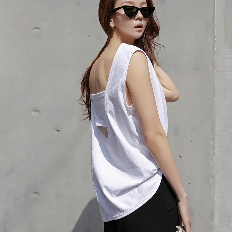E2445 Back Slit Sleeveless - Image 2