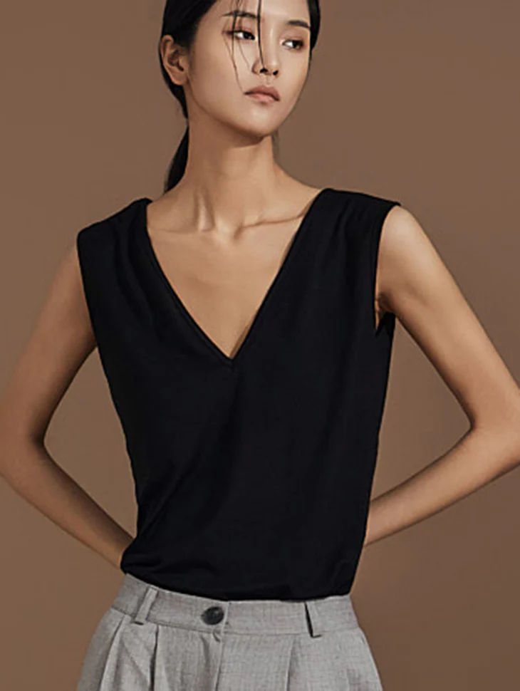 E3352 V-Neck Sleeveless Top
