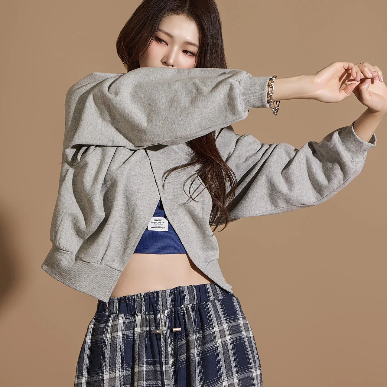 E3525 Slit Sweatshirt - Image 2