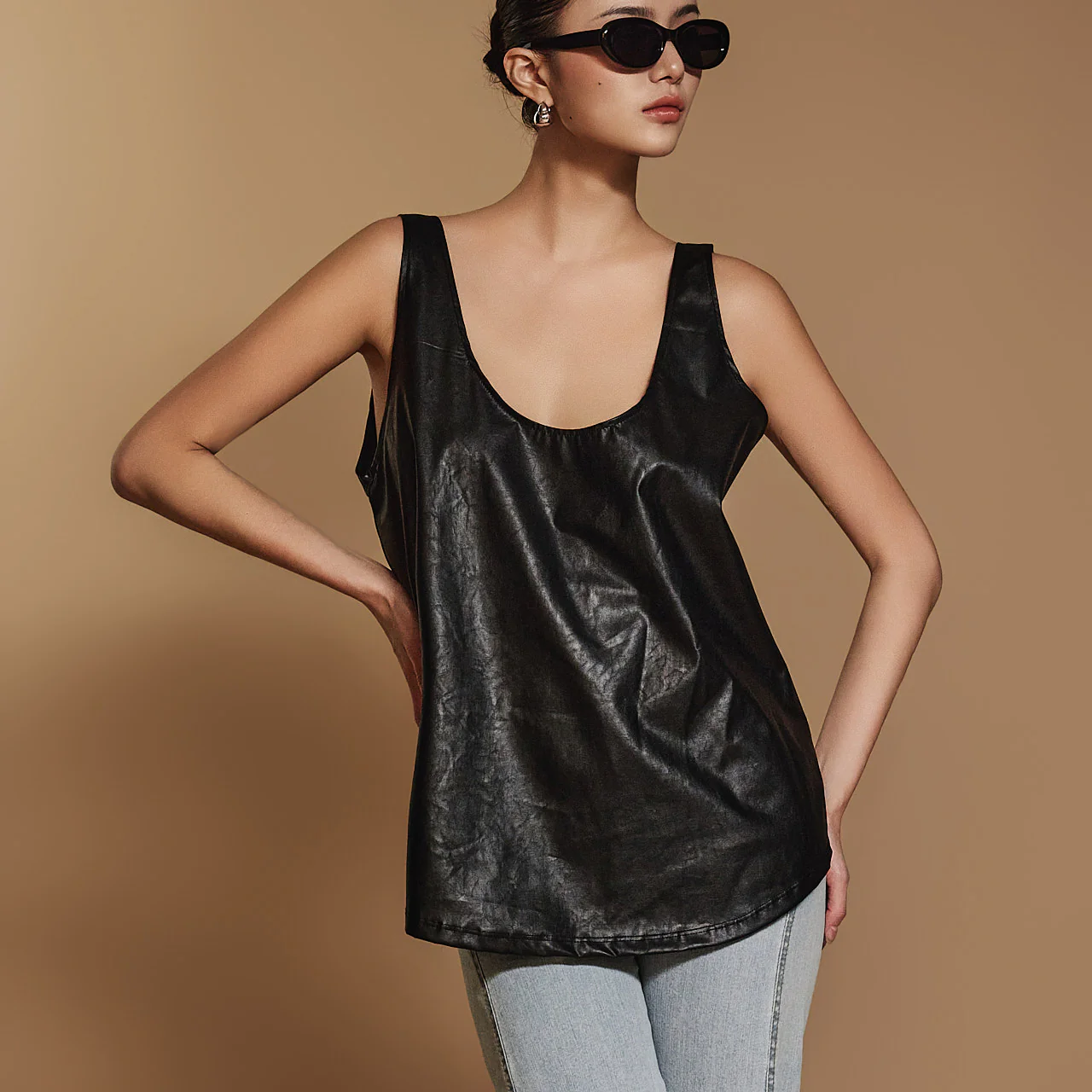 E3552 Leather Sleeveless Top - Image 2