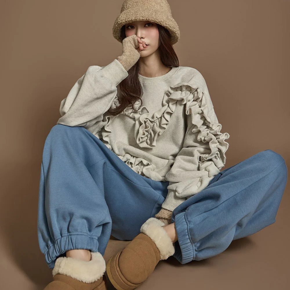 E3625 Fleece-lined Frill Sweatshirt - Image 2