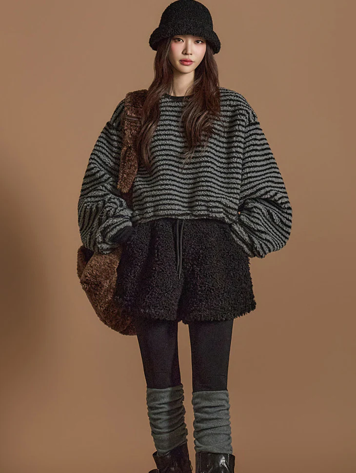 E3661 Bouclé Sweatshirt