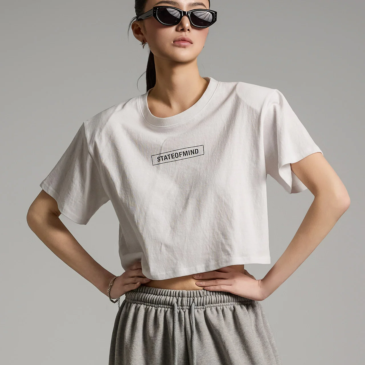 E3735 Printed Crop T-Shirt - Image 2
