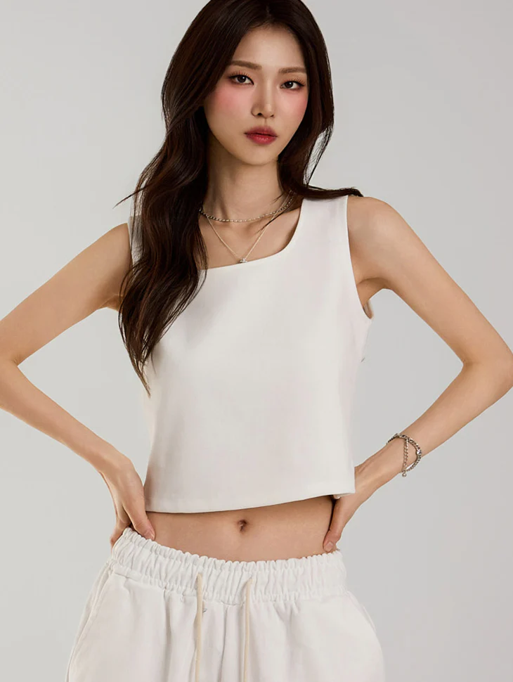 E3742 Cropped Sleeveless Top