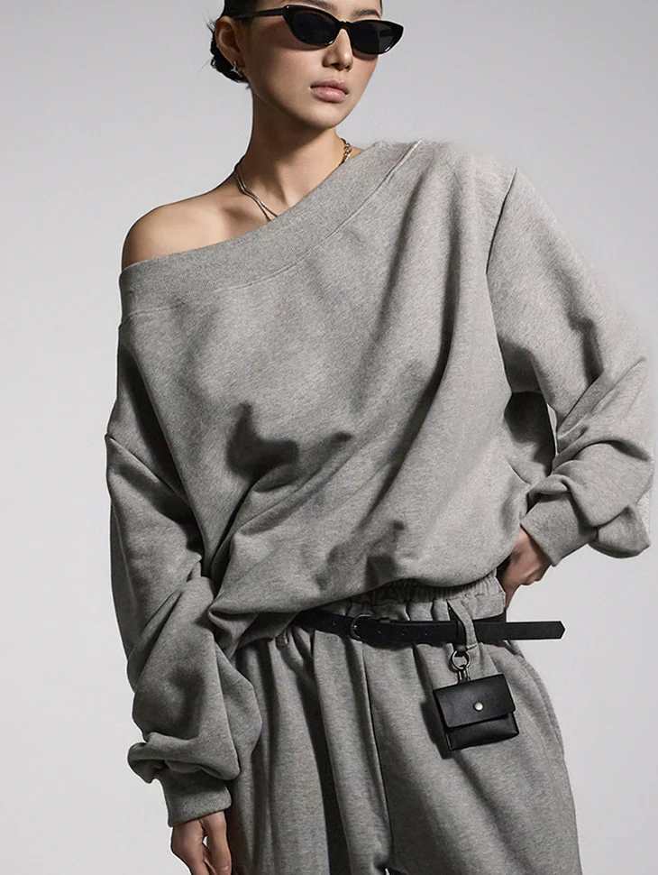 E3762 Off-Shoulder Sweatshirt