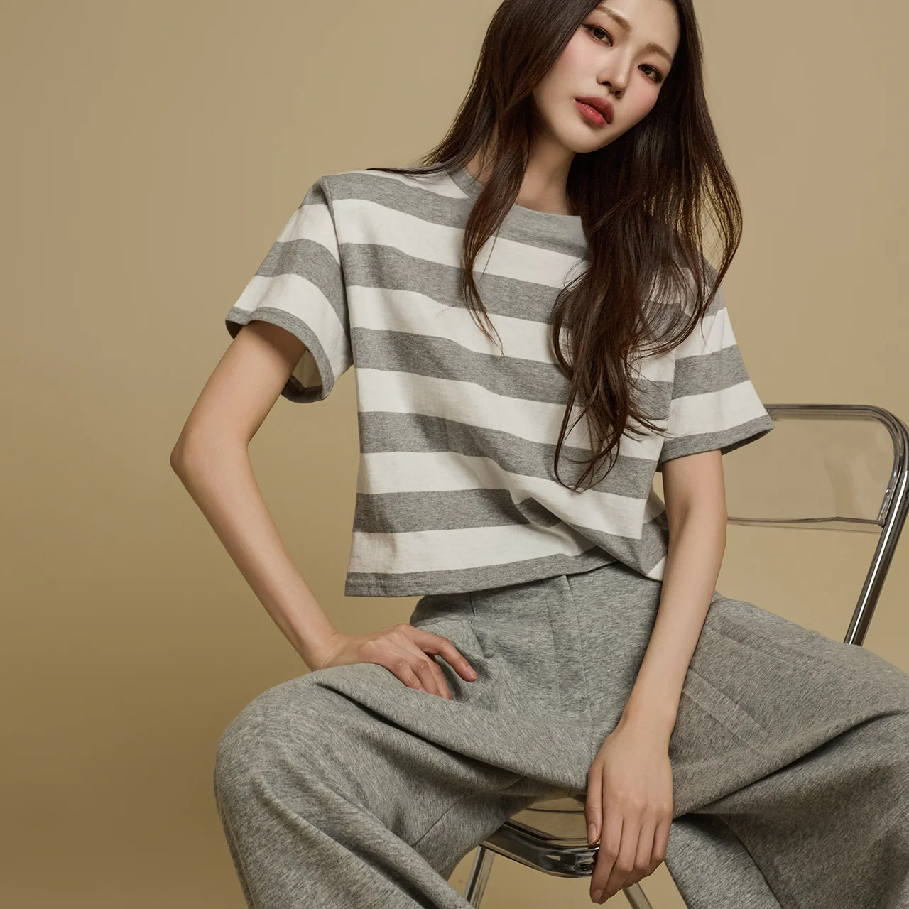 E3764 Stripe Shoulder Pad T-Shirt - Image 2