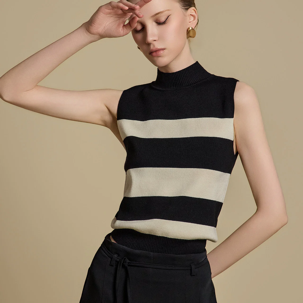 E3787 Stripe Sleeveless Knit Top - Image 2