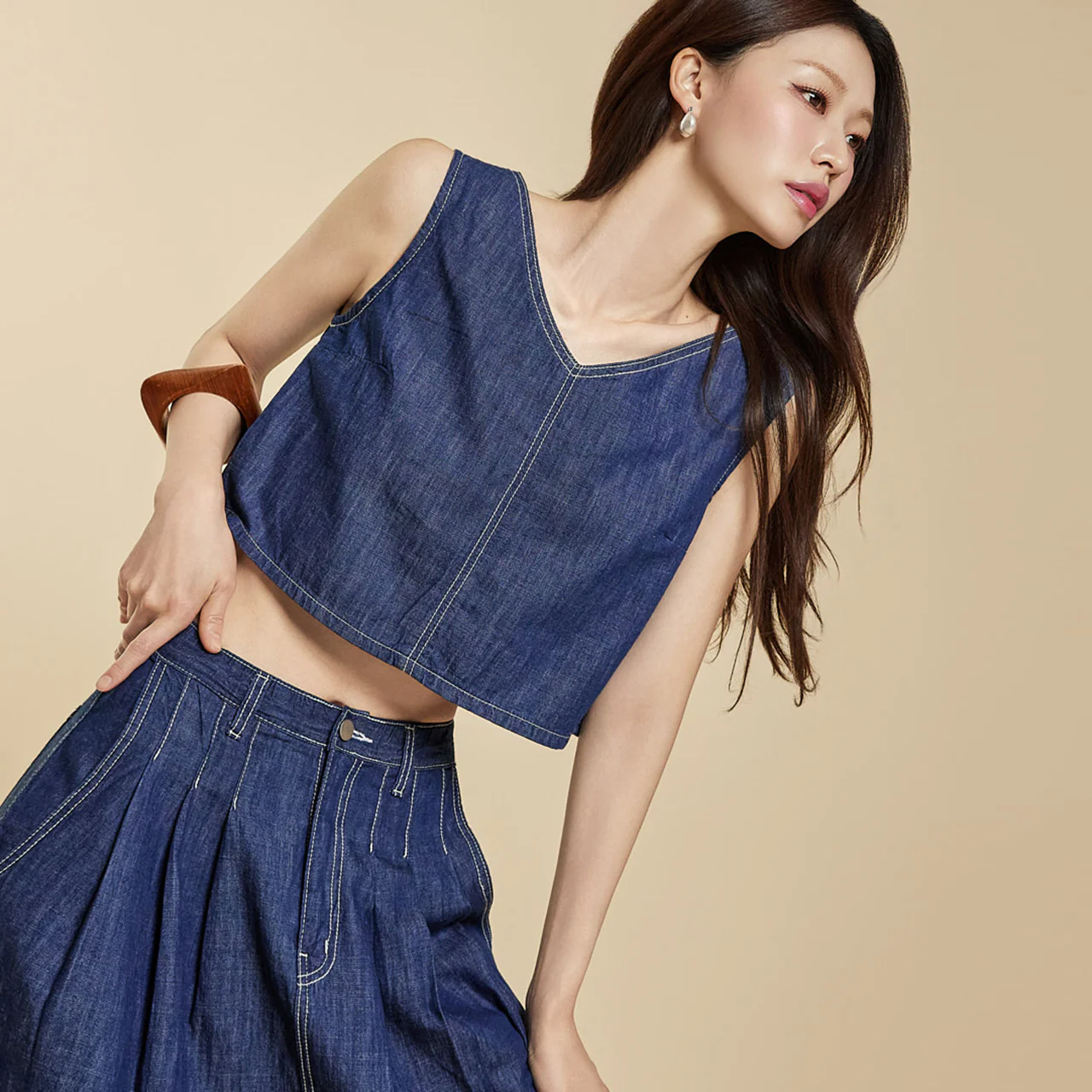 E3896 Denim V-neck Top - Image 2