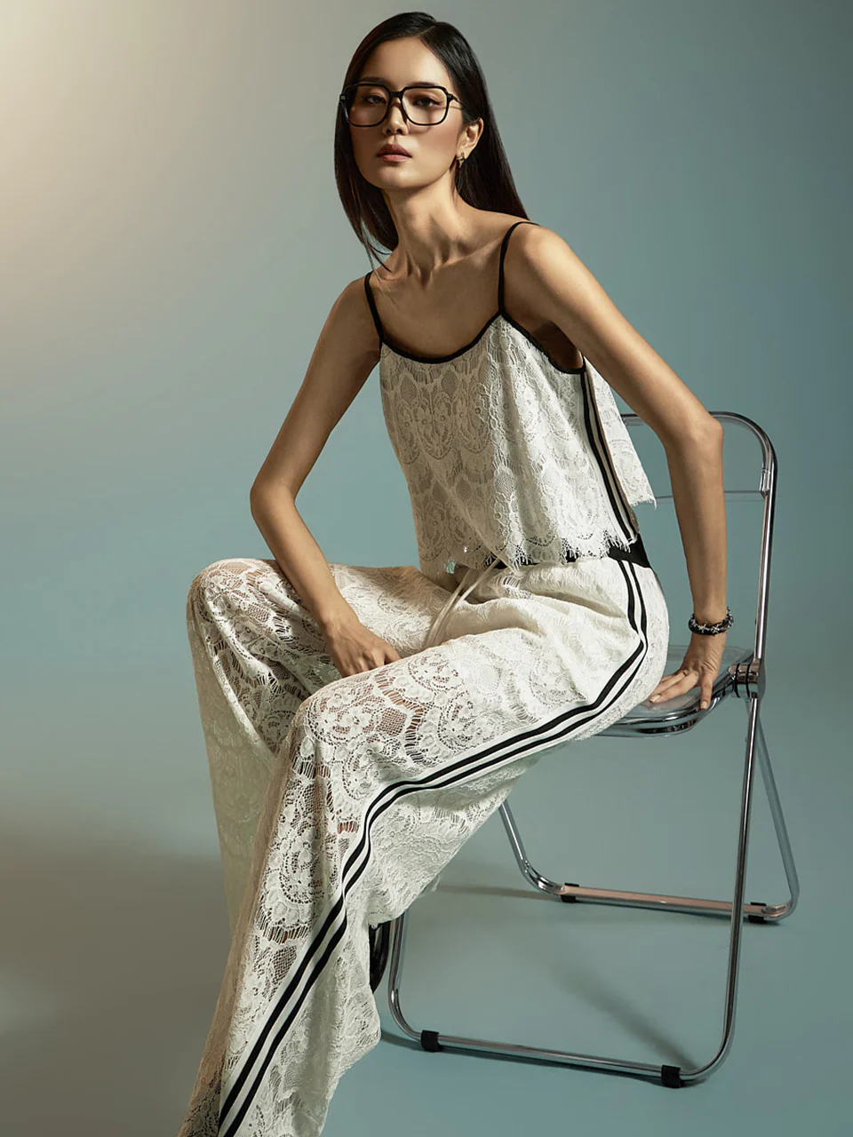 E3908 Lace Sleeveless Top