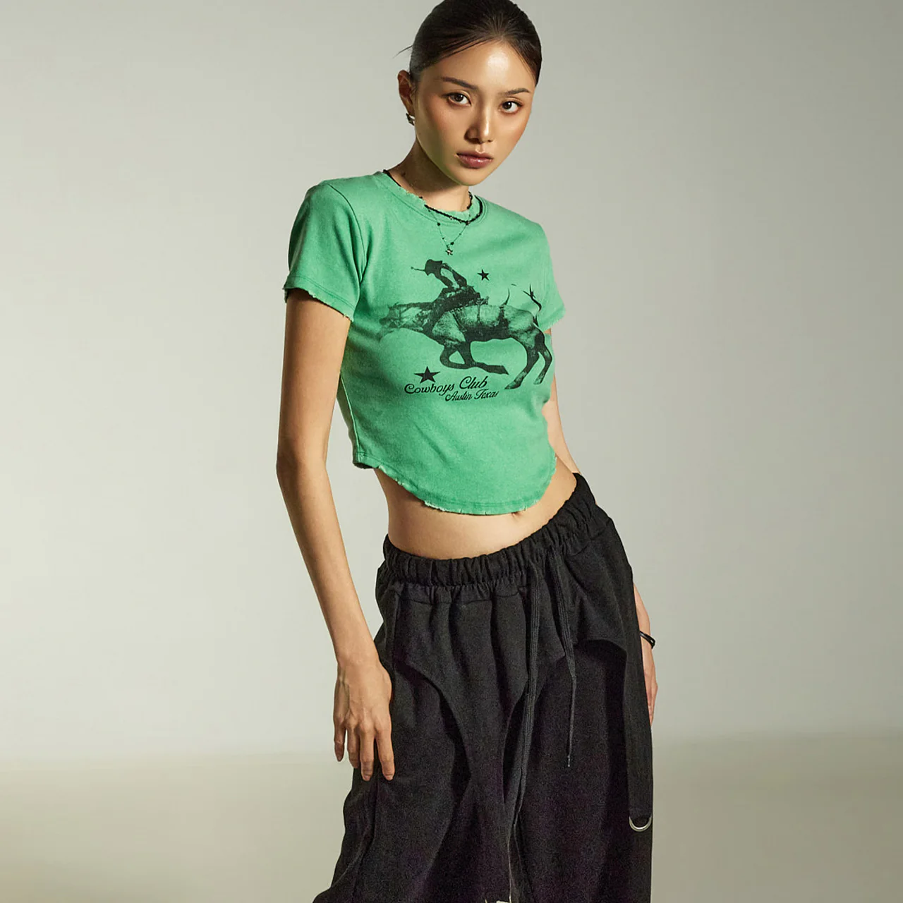 E3920 Crop Shoulder Pad Top - Image 2
