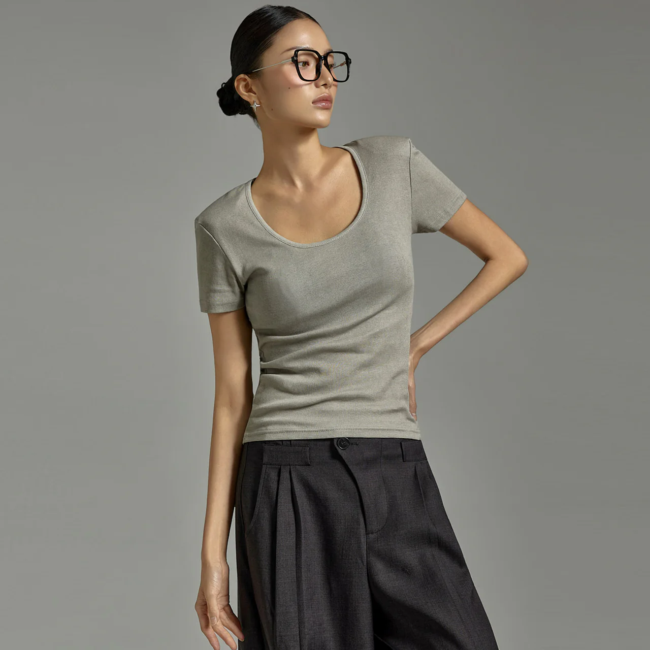 E3956 U-neck Top - Image 2