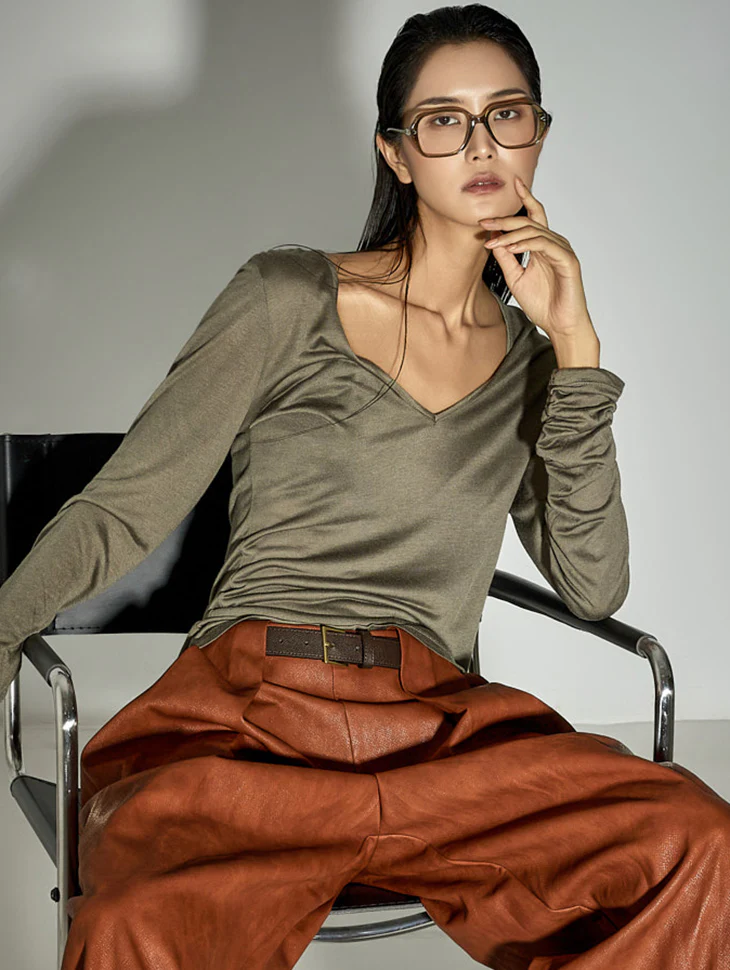 E3961 Sheer Top