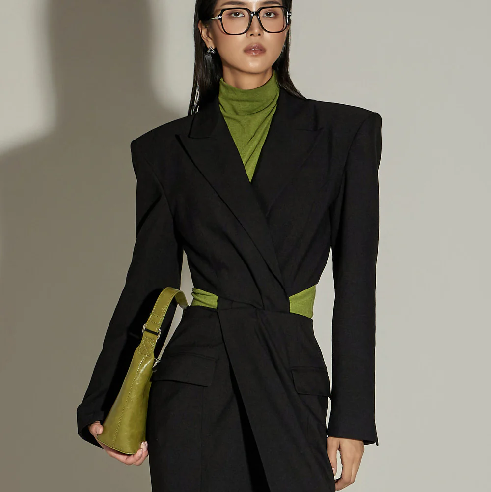 E3982 Turtleneck Half Top - Image 2