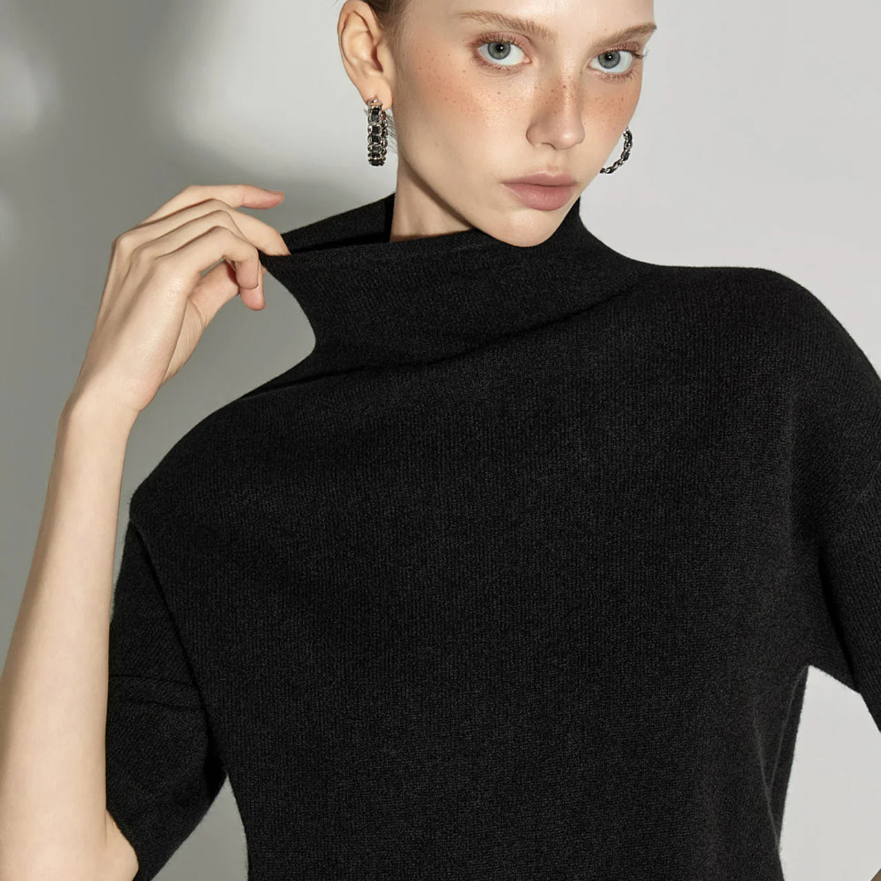E4009 Turtleneck Top - Image 2