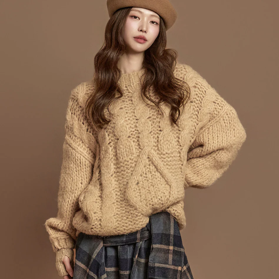 E4062 Cable Wool Knit - Image 2