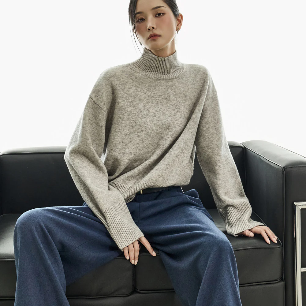 E4085 High-Neck Overfit Knit - Image 2