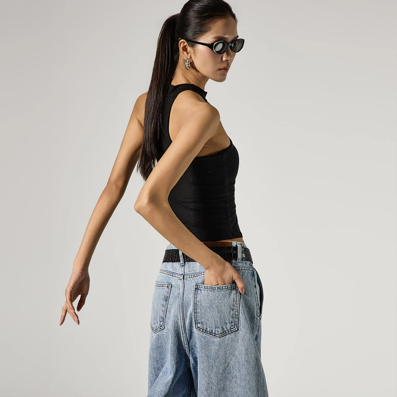 E4141 Halter Cap Sleeveless Top - Image 2