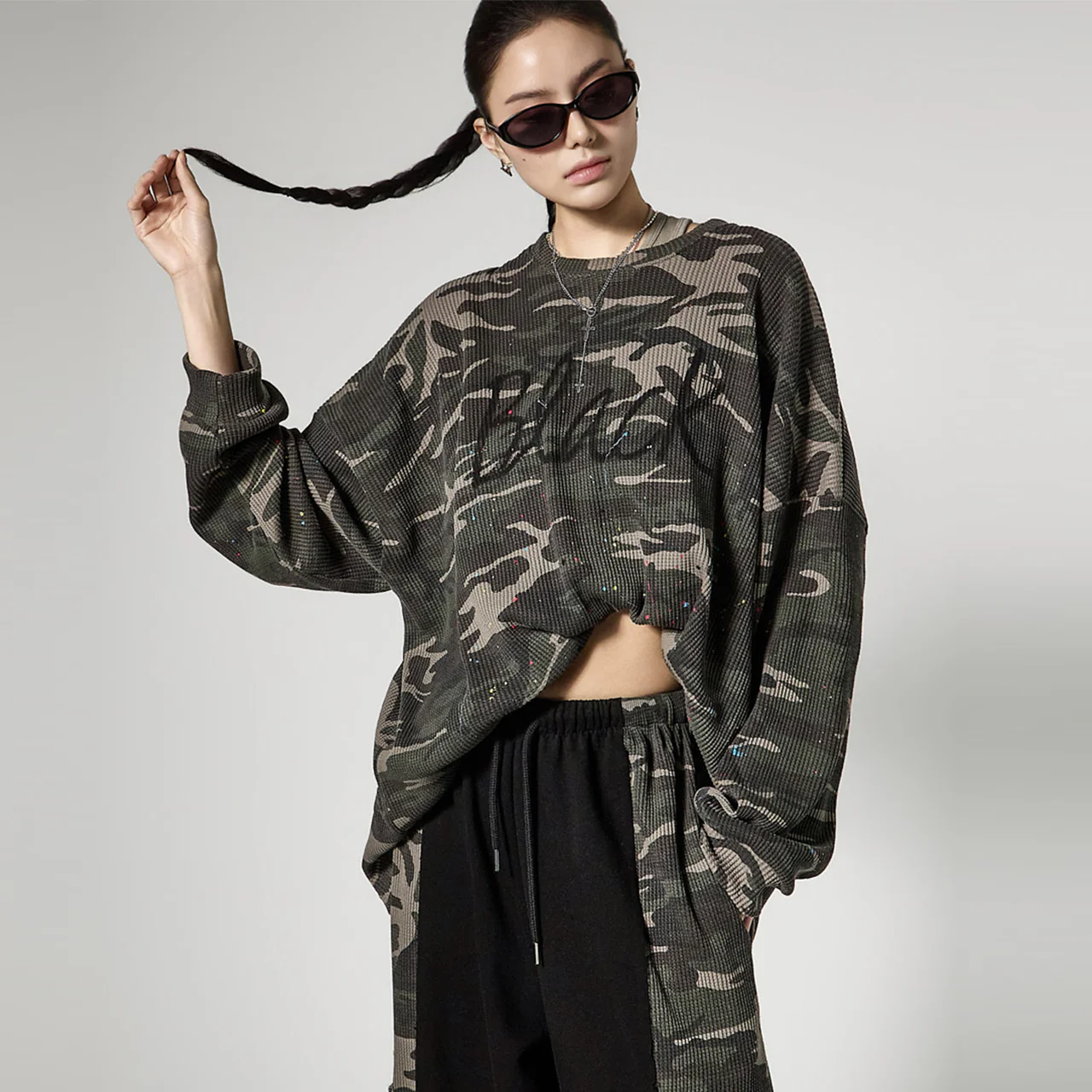 E4145 Camo Lettering Top - Image 2