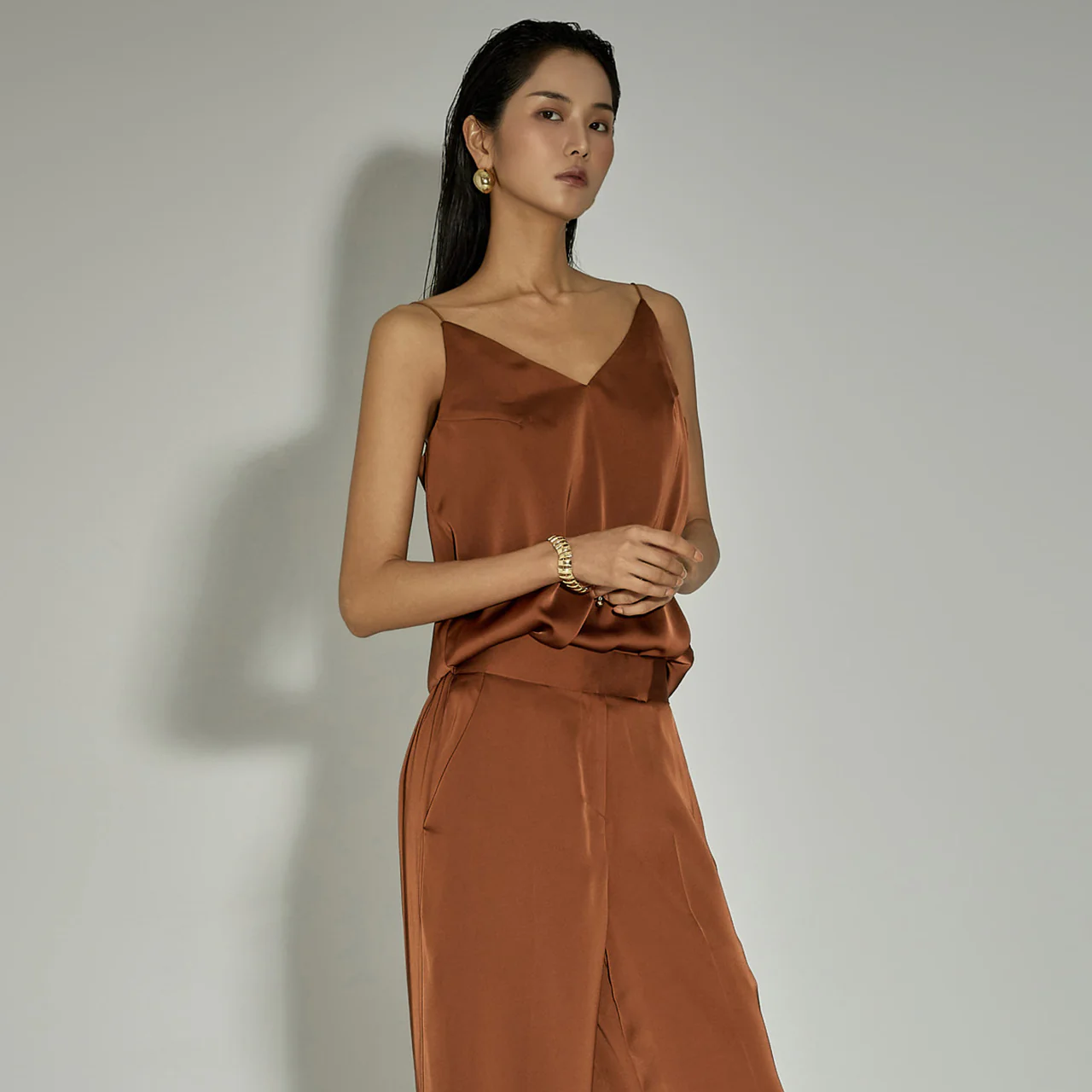 E9030 Pintuck Sleeveless Top - Image 2