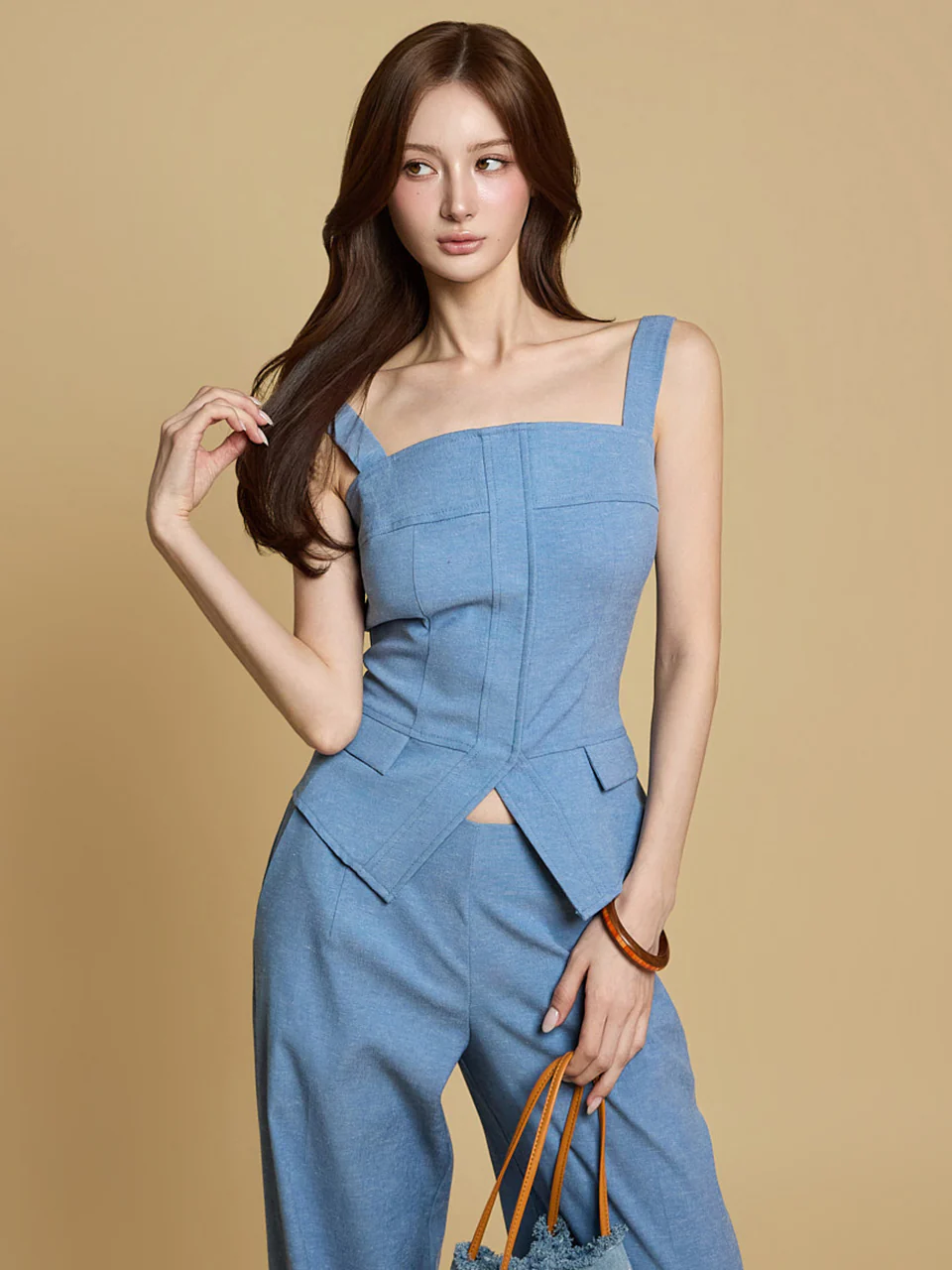 E9033 Square Sleeveless Top