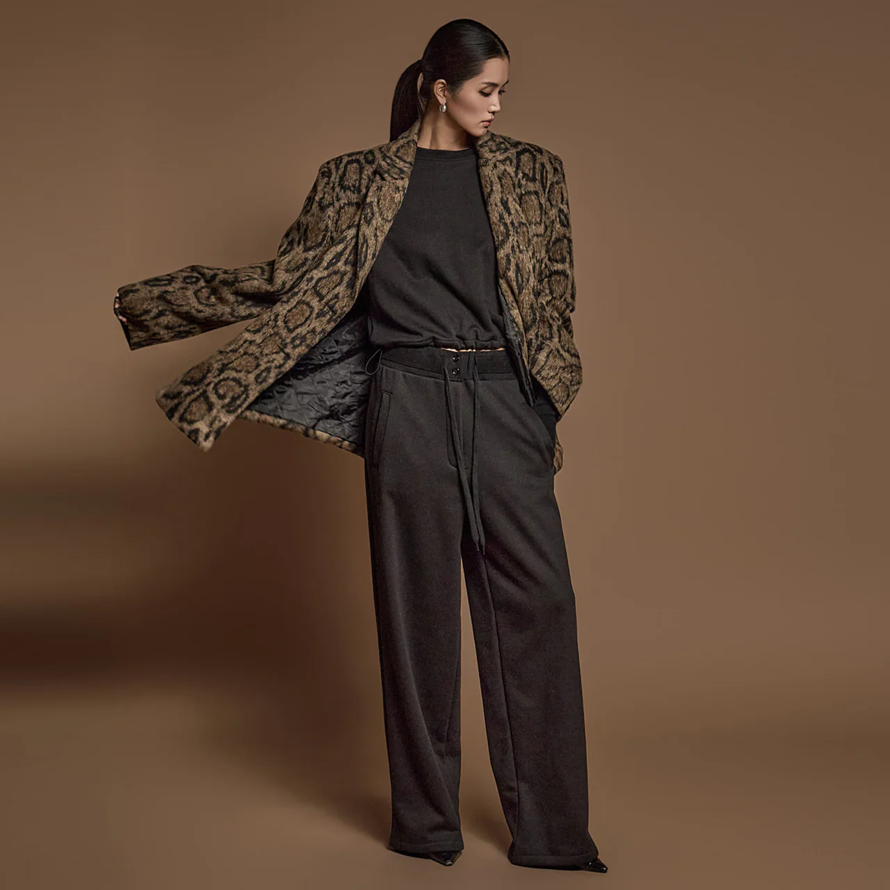 J2096 Leopard Patterned Fur Jacket - Image 2