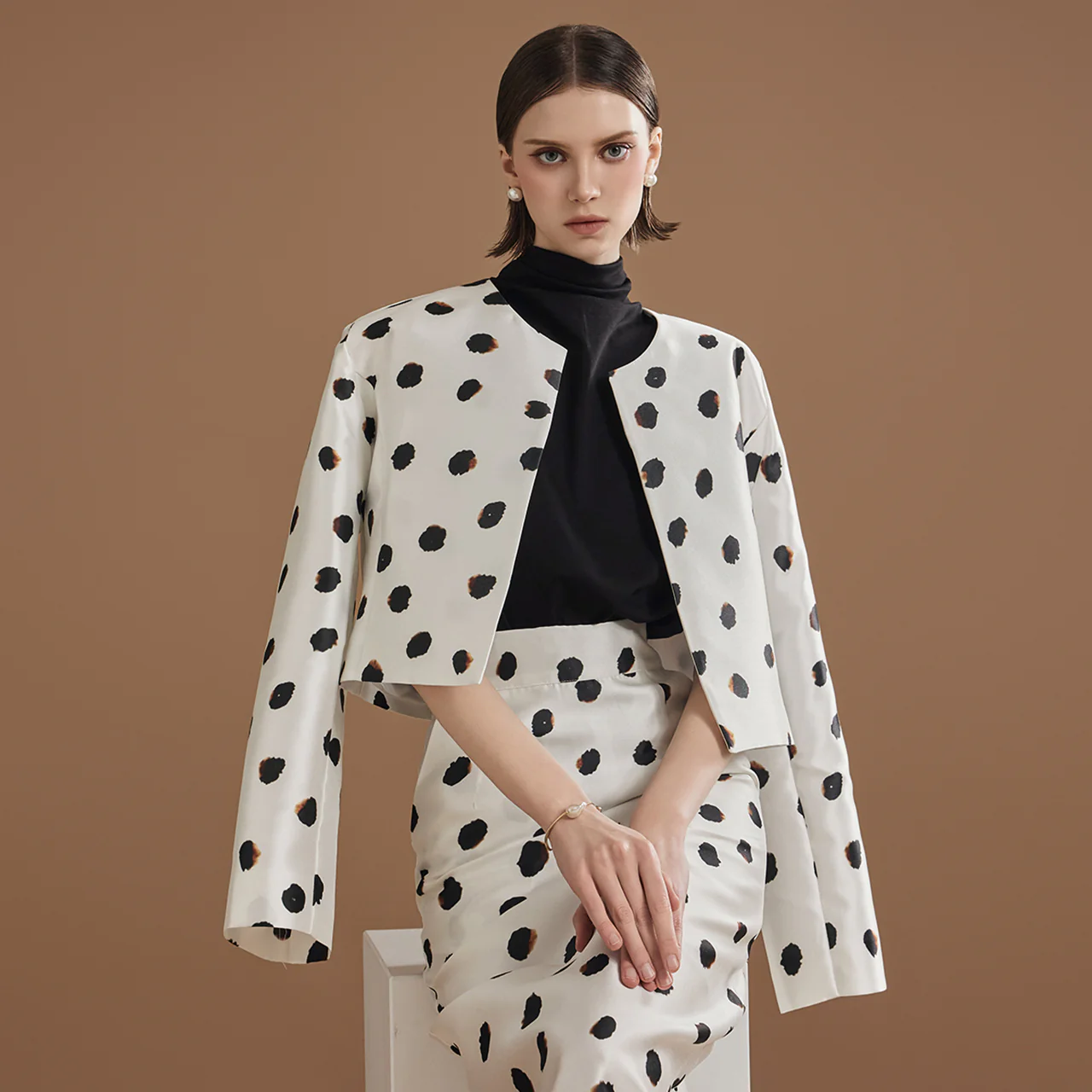 J2287 Dotted Jacket - Image 2