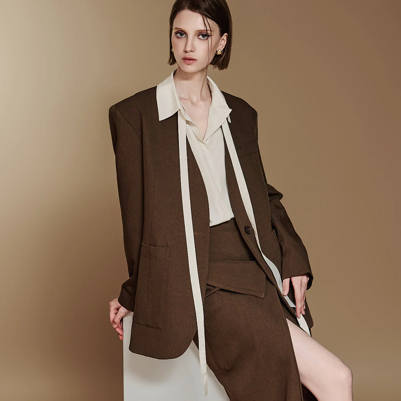 J2374 Jacket with Strap - Image 2