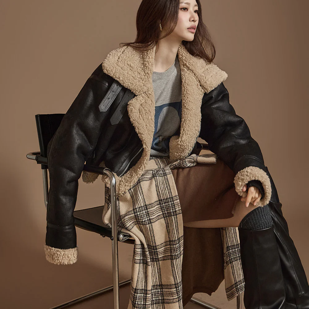 J2485 Turtleneck Shearling Jacket - Image 2