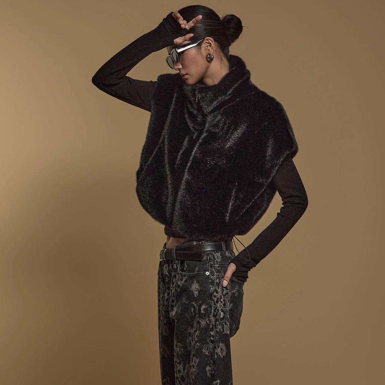 J2615 Faux Fur Vest - Image 2