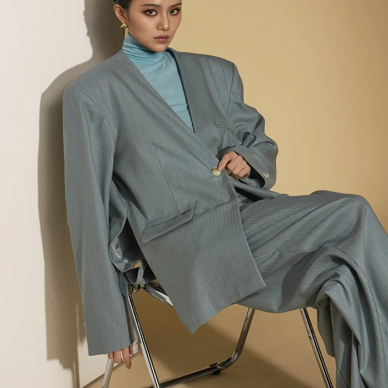 J2627 Collarless Jacket - Image 2