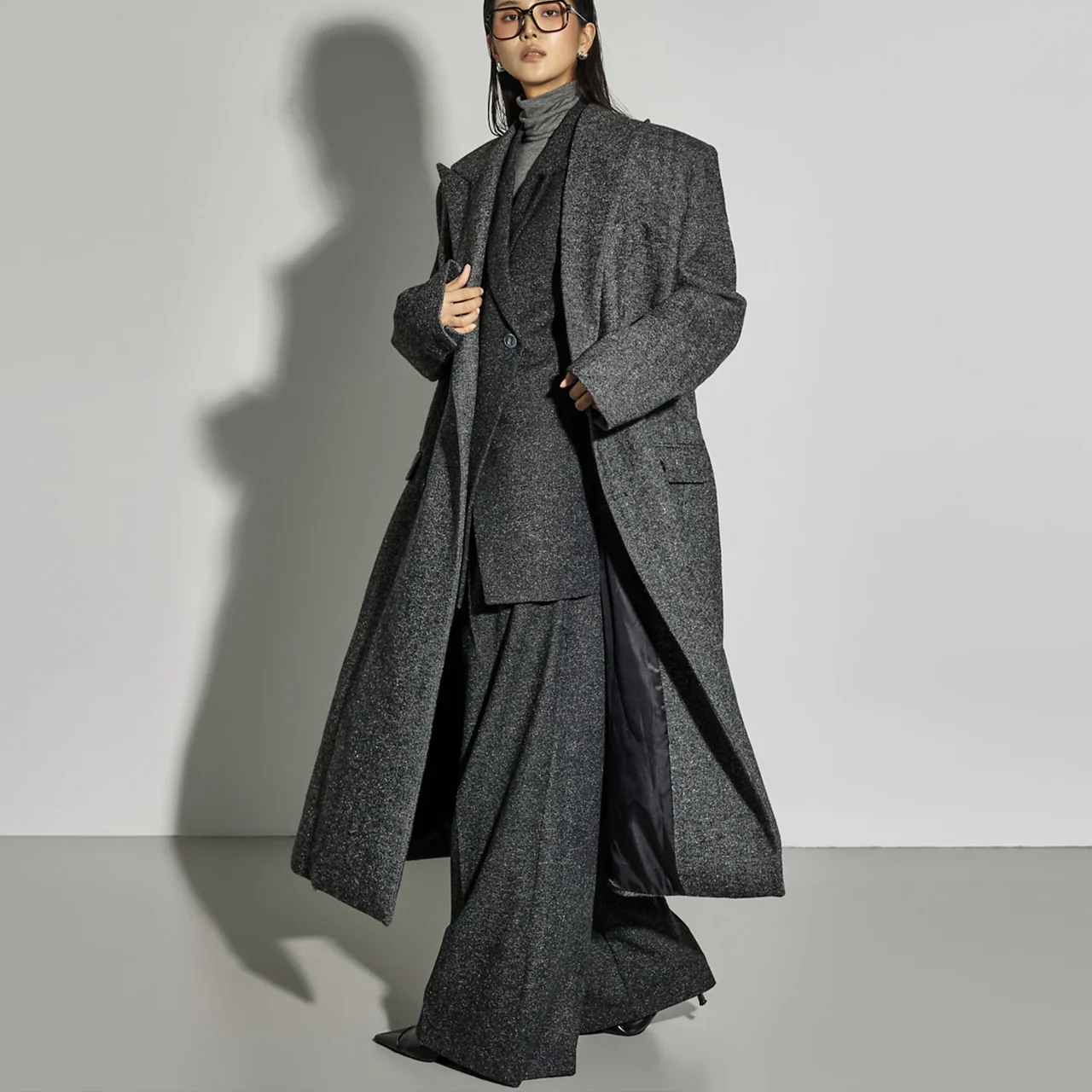 J2918 Oversized Wool Coat - Image 2