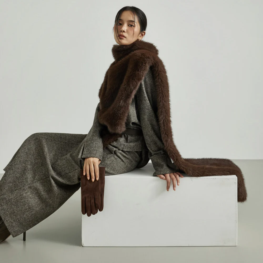 J2983 Turtle-Neck Fur Vest - Image 2