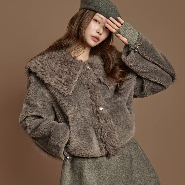 J3029 Teddy Big Collar Jumper - Image 2