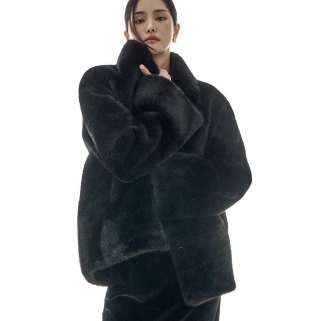 J3037 Fur Coat - Image 2