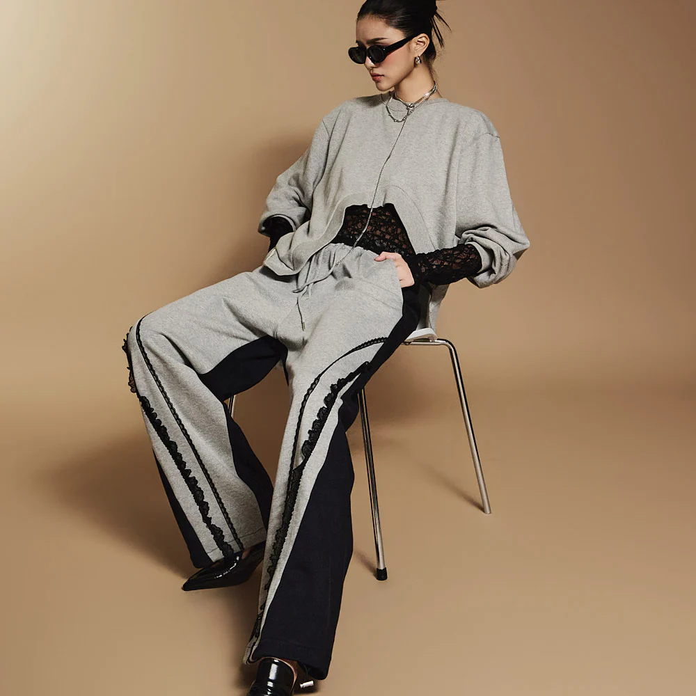 P3253 Sweatpants with Lace - Image 2