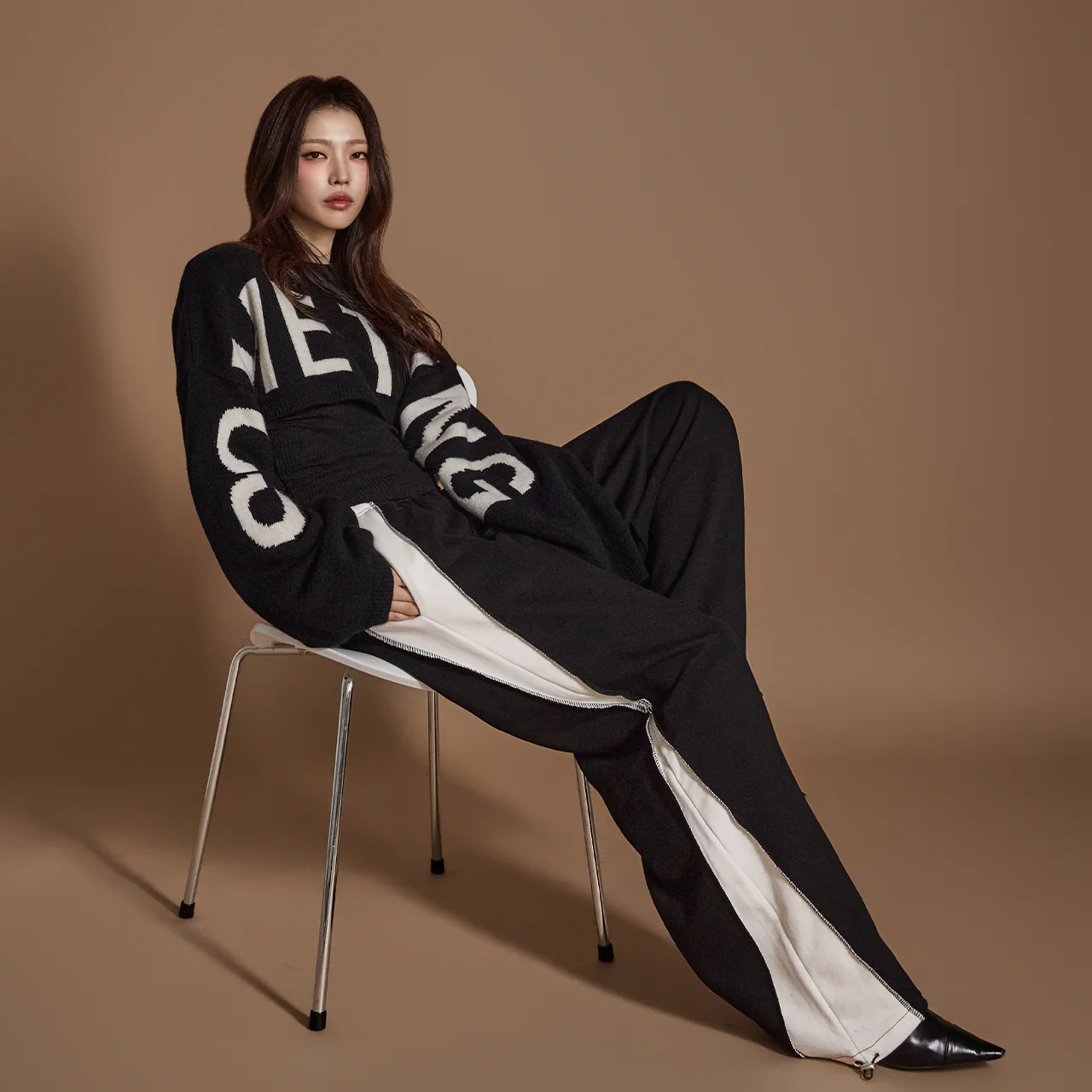 P3279 Color Contrasting Sweat Pants - Image 2