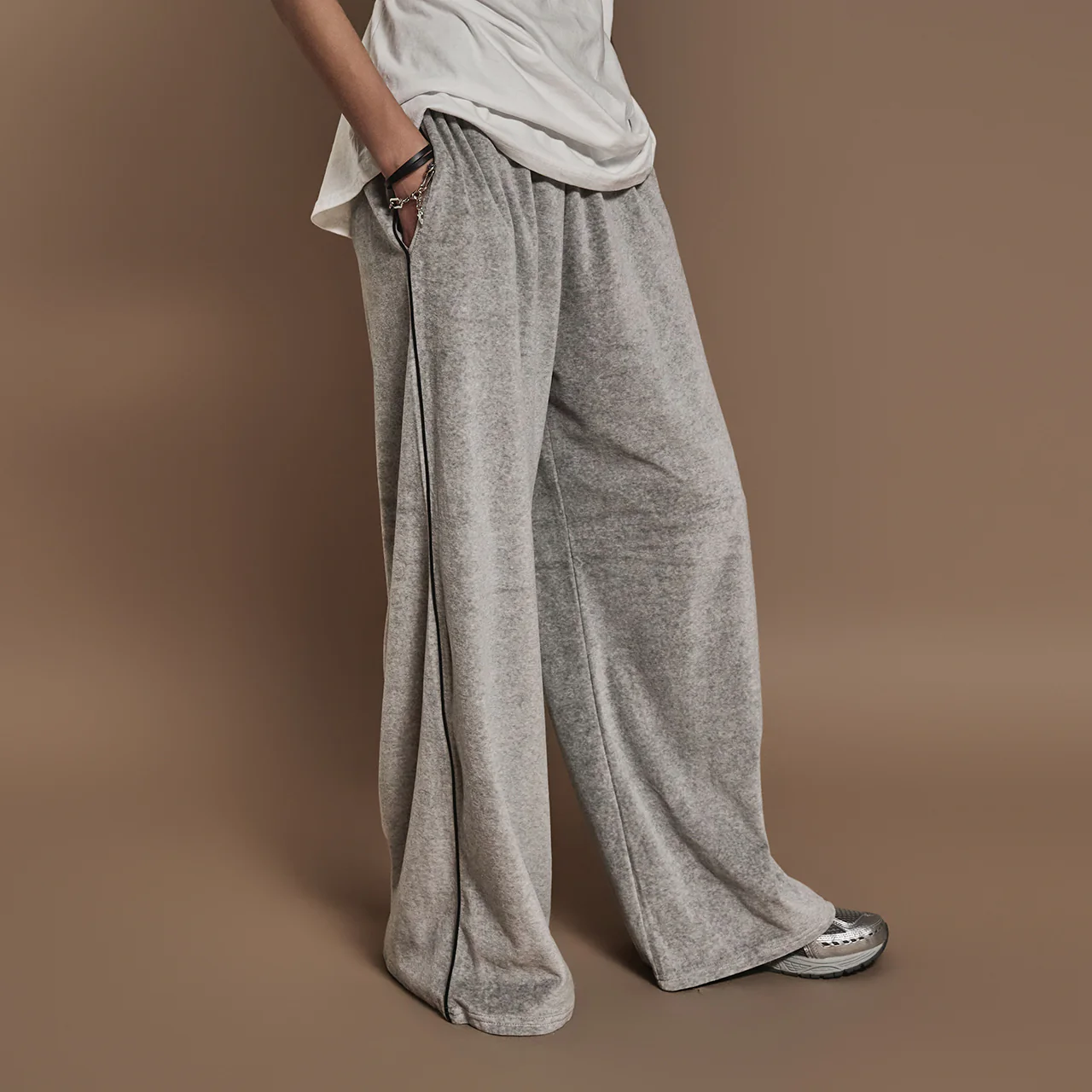 P3305 Velour Taping Detailed sweat Pants - Image 2
