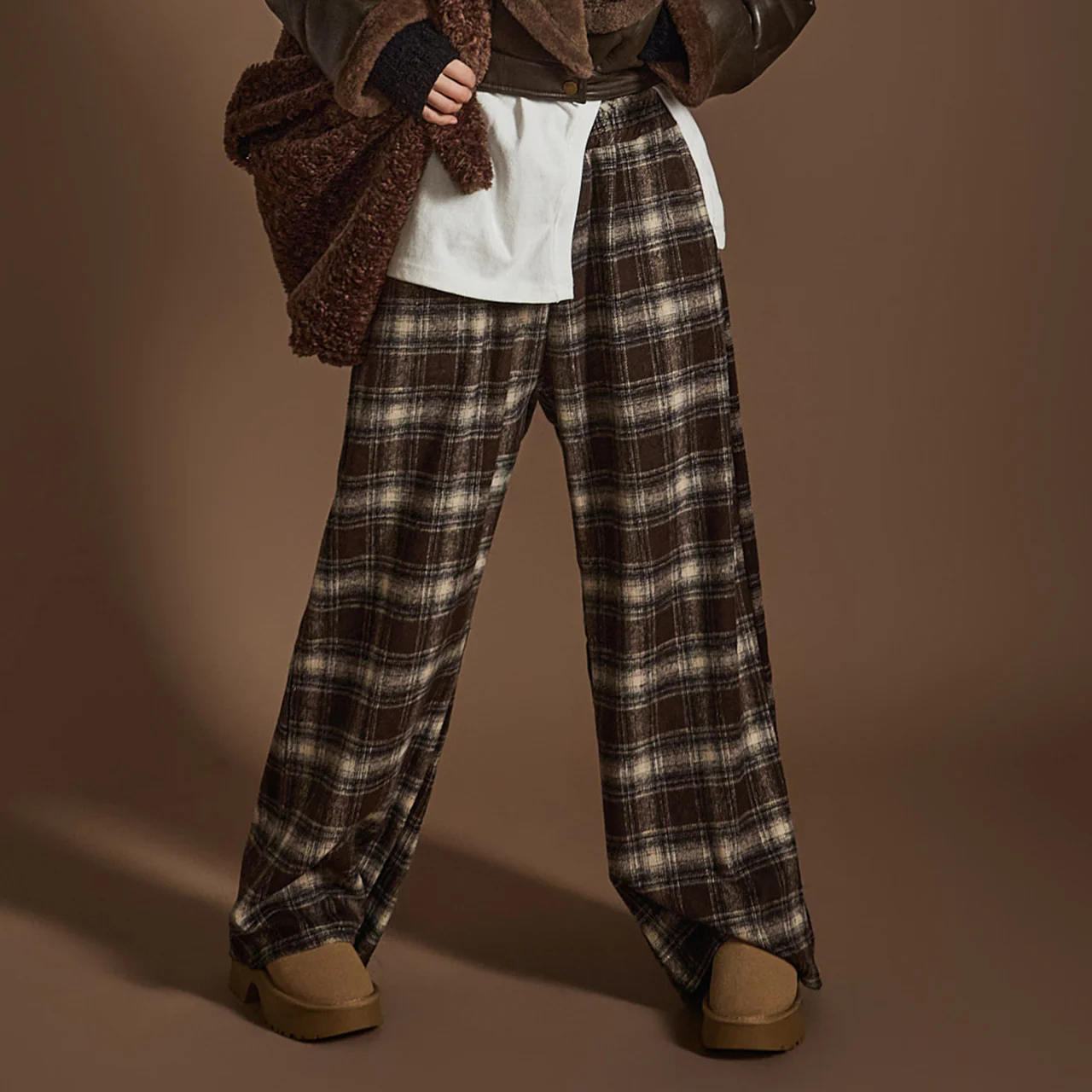 P3331 Plaid Button Pants - Image 2