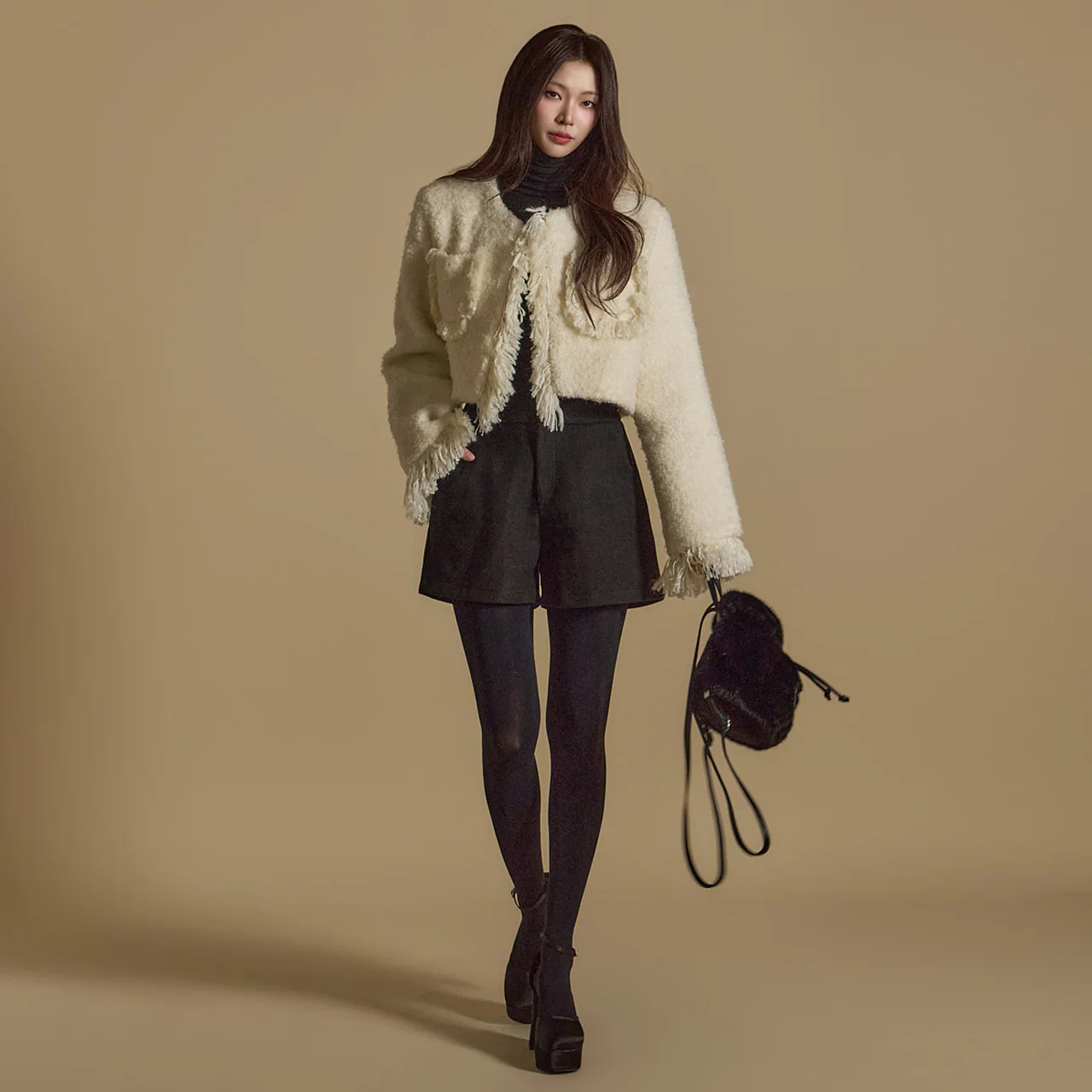 P3366 Wool Short Pants - Image 2