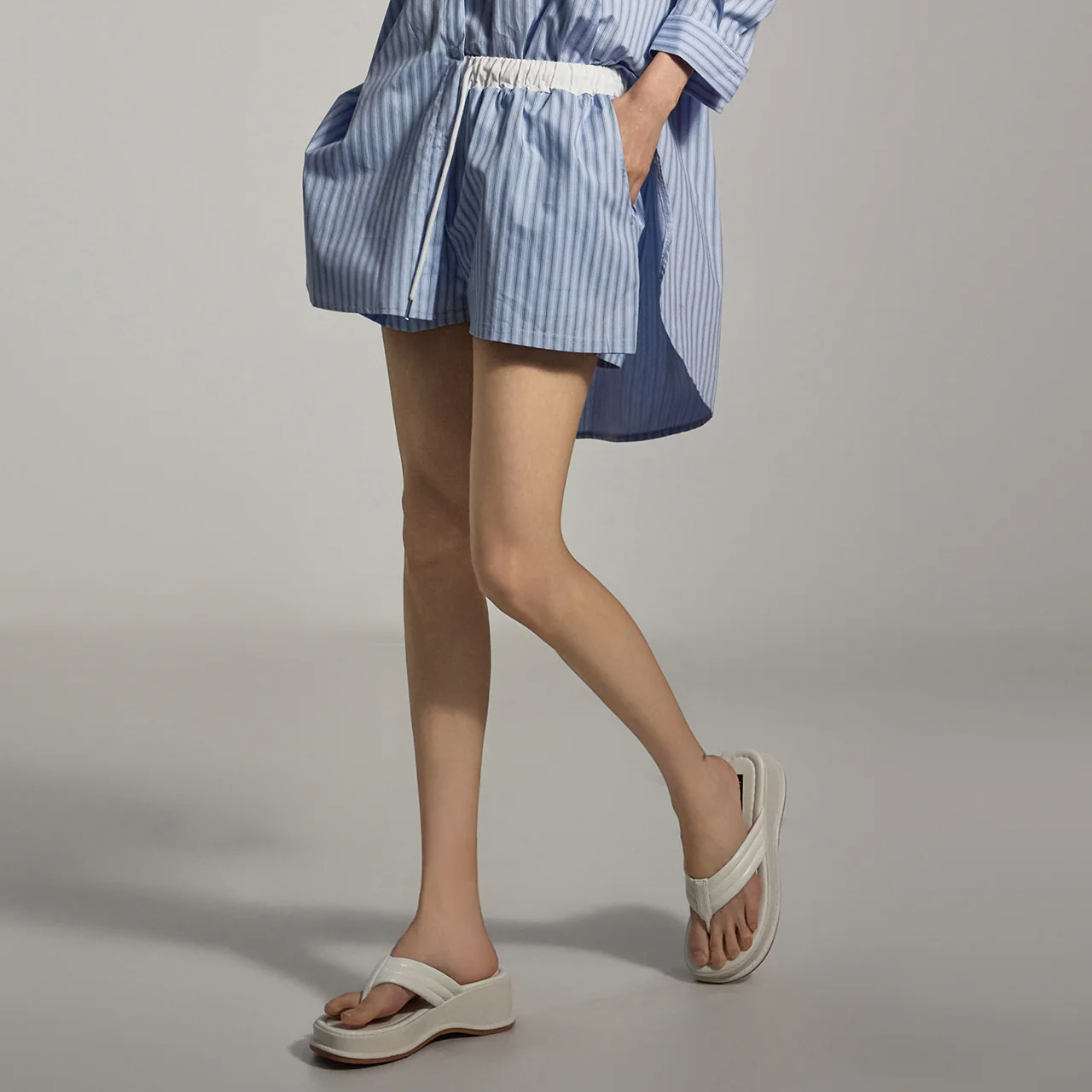 P3489 Stripe Shorts - Image 2