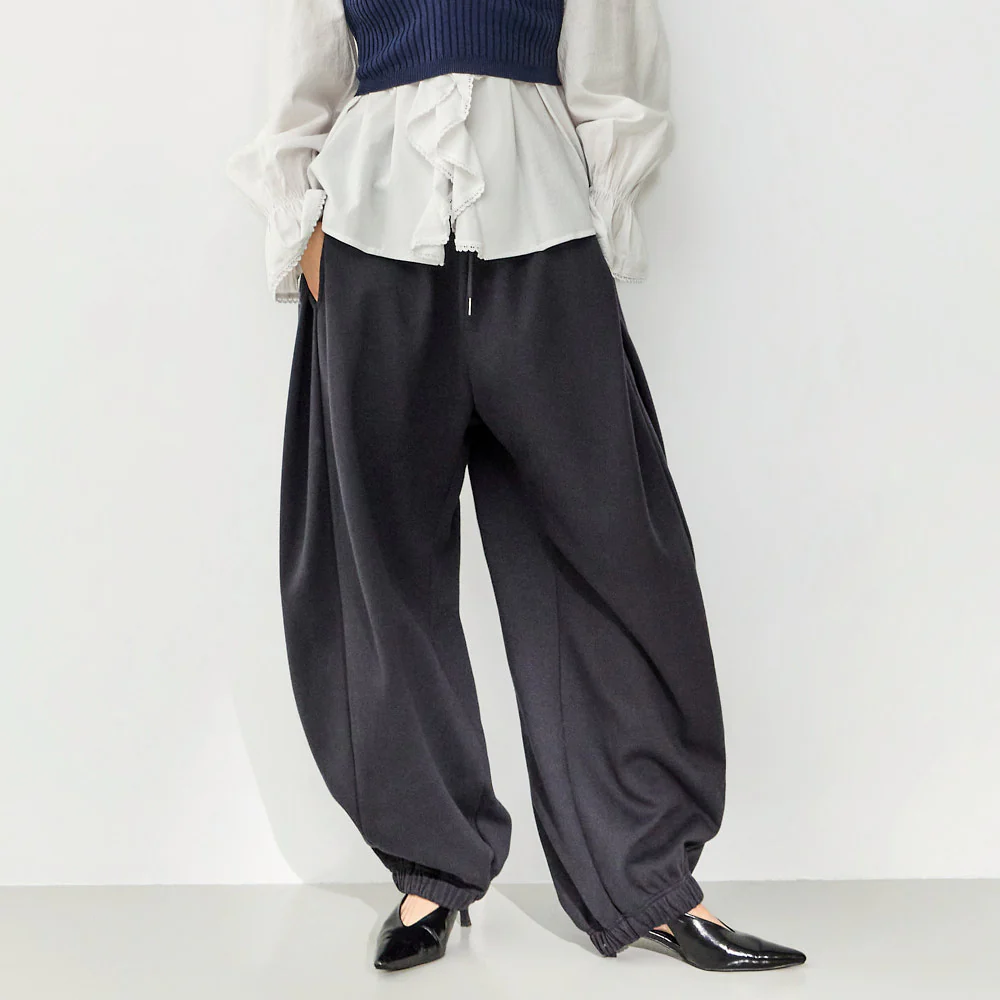 P3736 Pintuck Jogger Sweat Pants - Image 2